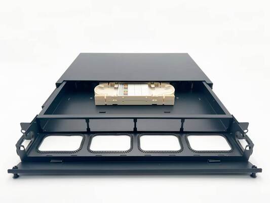 แผงแพตช์ ODF แชสซีตู้แบบสไลด์สำหรับ 4 ตลับพร้อมการจัดการสายเคเบิล, 1U Cores MTP MPO -LC